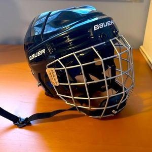 Bauer Hockey helmet kids
